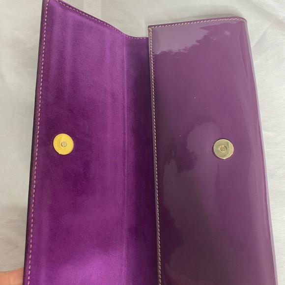 Gucci Purple Patent leather buckle clutch - Picture 3 of 7